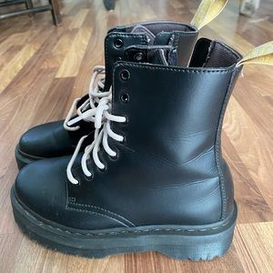 Vegan Mono black platform dr martens